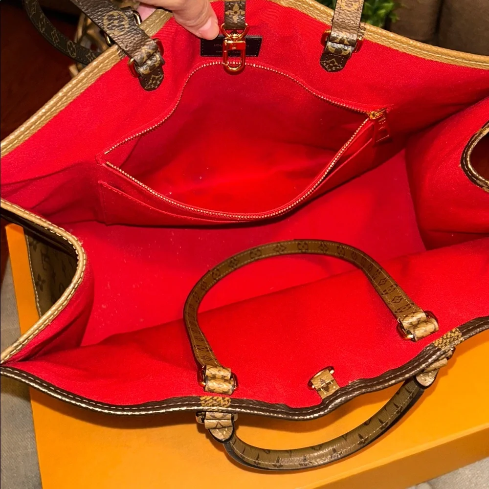 Louis Vuitton Onthego GM shoulder bag - Picture 11 of 17